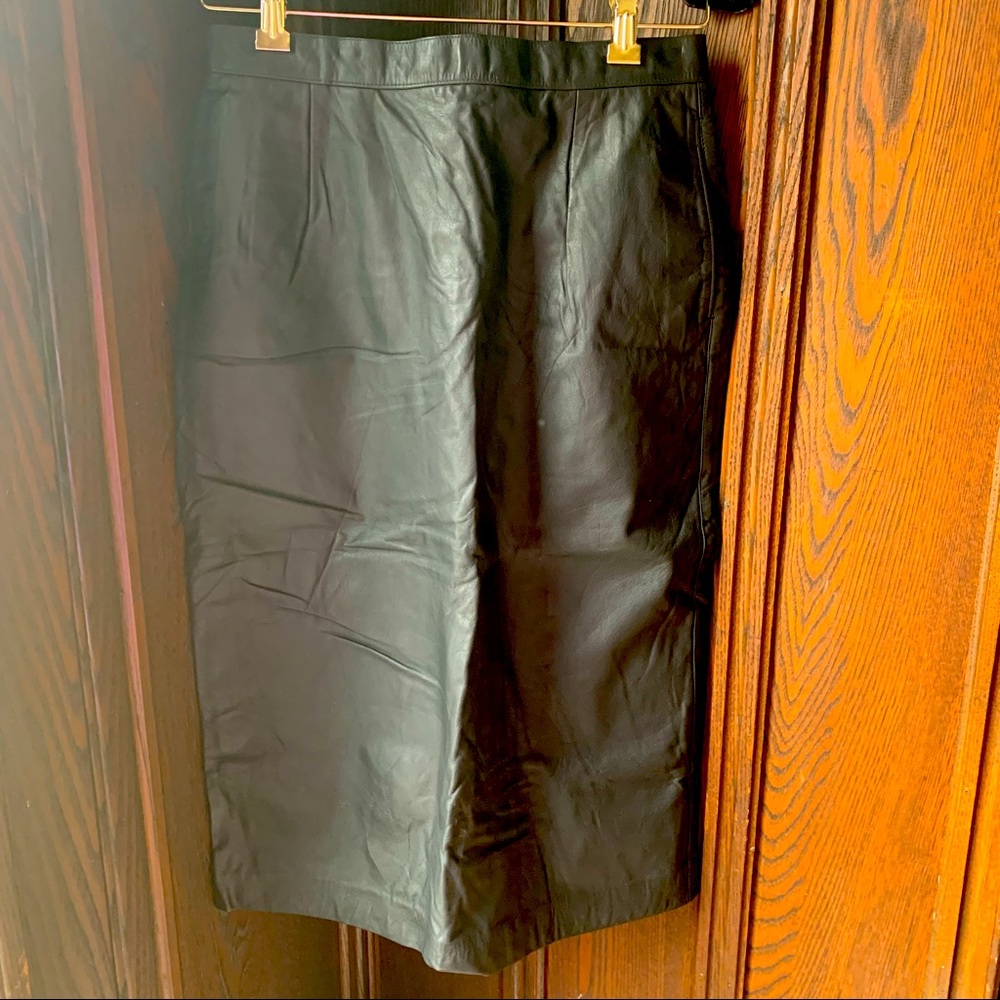 Genuine 100% Leather classic long skirt in black - size 6